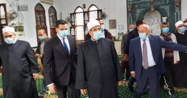 وزير الأوقاف ومحافظ بورسعيد يتفقدان عددا من المساجد فى الأحياء.. صور