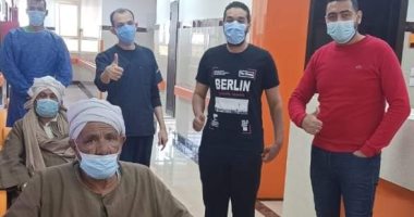 تعافى وخروج 3 حالات كورونا من مستشفى العديسات بالأقصر 