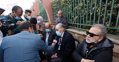 عزت العلايلي: وحيد حامد كان رجل قوى فى إعلاء الوطنية المصرية