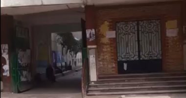 لحظة مطاردة قاتل زوجته المعلمة وطعنها أمام مدرستها في بولاق الدكرور.. فيديو