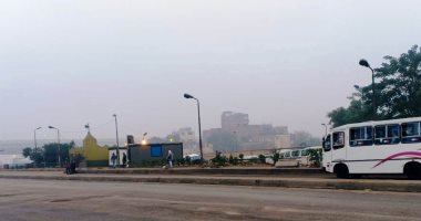 المرور يغلق طريق شبرا - بنها الحر بسبب الشبورة الكثيفة منعا للحوادث
