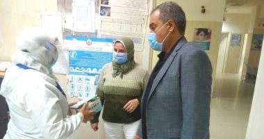 وكيل "صحة البحر الأحمر" يتفقد وحدة طب الأسرة للتأكد من توافر المستلزمات الطبية