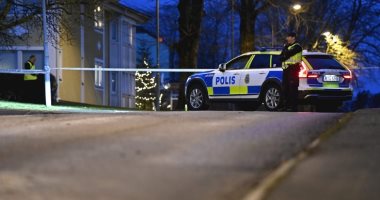 محكمة سويدية تجدد حبس متهم في قضية هجوم بسكين
