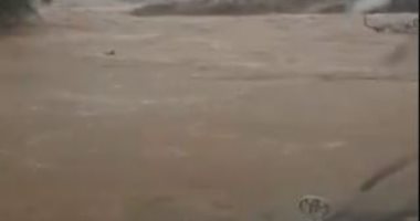 أمطار غزيرة فى السعودية.. والدفاع المدنى يحذر من السيول.. فيديو