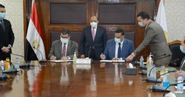 وزير التنمية المحلية يشهد توقيع عقد اتفاق محافظة الدقهلية وشركة " إيكارو " لتدوير المخلفات 