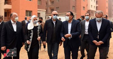 رئيس الوزراء يتفقد مشروعات الاسكان وبديل العشوائيات بمدينة العبور الجديدة