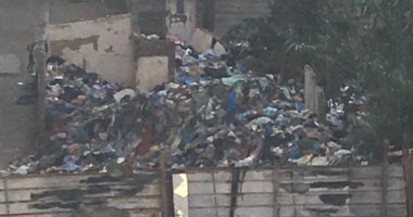 شكوى من تراكم القمامة فى شارع الجمعية بالمنتزة بالإسكندرية .. والشركة ترد