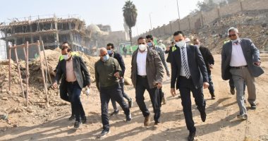 مسئولو "الإسكان" يتفقدون مشروع تطوير منطقة سور مجرى العيون بمحافظة القاهرة