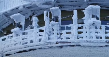 الثلوج تغطى برج أوستانكينو التلفزيونى بموسكو دون تأثر البث.. فيديو وصور