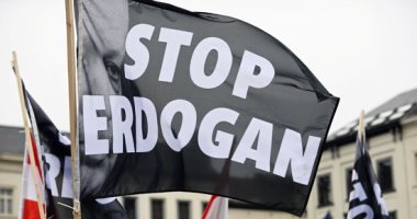 صور.. مظاهرات أمام البرلمان الأوروبي ضد أردوغان