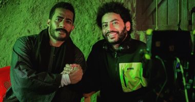 مخرج "موسى" فى صورة مع محمد رمضان من كواليس المسلسل بسوهاج