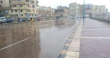 أمطار متوسطة تضرب محافظة الإسكندرية.. صور
