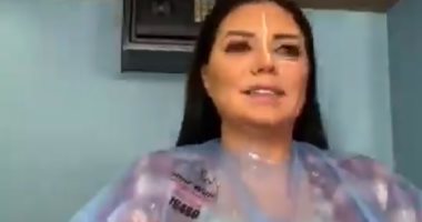 رانيا يوسف فى كواليس التحضير لأحد مشاهد مسلسل "كل ما نفترق".. فيديو 