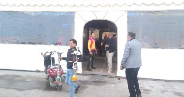 رفع اشغالات ومصادرة شيش فى مقاهى بورسعيد.. صور
