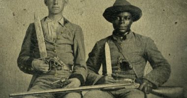 كتاب يضم 70 صورة ترصد حياة الجنود أصحاب البشرة السمراء خلال الحرب الأهلية منذ 158 عاما