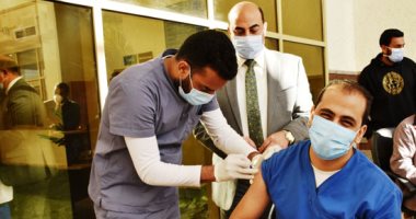 الرعاية الصحية تبدأ تطعيم الأطقم الطبية بلقاح كورونا بمستشفيات العزل ببورسعيد