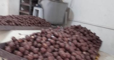 ضبط 600 علبة مصنعات غذائية داخل مصنع بدون ترخيص بالعاشر من رمضان