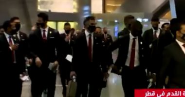 بعثة الأهلي تغادر مطار حمد الدولي وتتوجه إلى فندق الإقامة بالدوحة.. فيديو