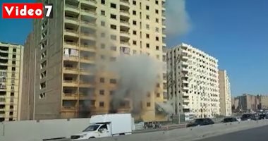 حريق ضخم بمخزن أدوات صحية بالهرم وقوات الحماية تحاول السيطرة.. فيديو