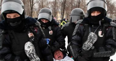 بريطانيا: ندين الاعتقالات العشوائية للمتظاهرين السلميين فى روسيا