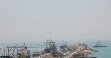 إغلاق ميناء السويس البحرى بسبب سوء الأحوال الجوية
