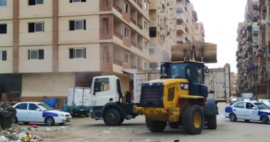 رفع وإزالة تجمعات القمامة والمخلفات بمنطقة أبراج بورتكس ببورسعيد