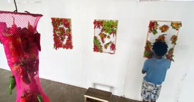 فن الخضراوات.. نيجيري يطلق معرض من الفلفل والطماطم بسبب كورونا.. ألبوم صور