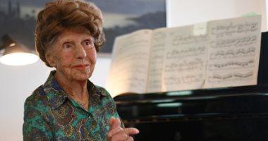 عمرها 106 أعوام.. عازفة بيانو فرنسية تسجل ألبومها السادس.. ألبوم صور