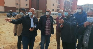 نائب وزير الإسكان يتفقد مشروعات مدينة العبور لمتابعة نسب التنفيذ