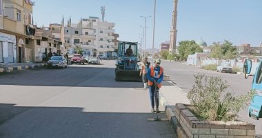 حملة نظافة وتجريد الأرصفة بأحياء مدينة سفاجا فى البحر الأحمر