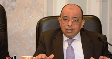 وزير التنمية المحلية يهنئ الرئيس السيسى ورئيس الوزراء بعيد الفطر المبارك 