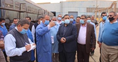 رئيس السكة الحديد يتفقد ورش كوم أبو راضى ببنى سويف لمتابعة مشروعات تحديث وإعادة تأهيل العربات