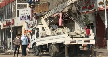 حى عين شمس ينفذ أعمال نظافة بالشوارع بعد شن أكبر حملة لرفع الإشغالات