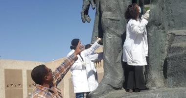 "السياحة والآثار"  تطلق حملة تنظيف وصيانة التماثيل بالميادين العامة