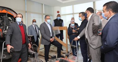 وزير السياحة والآثار يتفقد المركز المصرى للقيادة الآمنة بمدينة 15 مايو