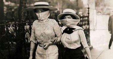 100 صورة عالمية.. نساء يخشين الأنفلونزا الإسبانية منذ 100 سنة 