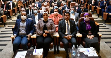 وزير الرياضة يلتقى الفائزين فى انتخابات برلمان الشباب من 4 محافظات