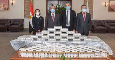 صيادلة الإسكندرية تتبرع للمحافظة بـ900 حقيبة بروتوكول علاجى لمواجهة كورونا 