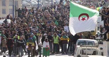 صور.. آلاف الجزائريون يحيون الذكرى الثانية للحراك الشعبي في البلاد