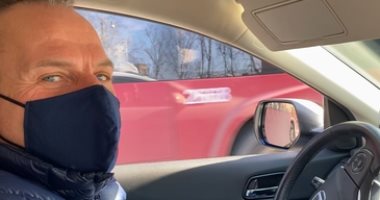 سائق تاكسى بروما يكشف أثر وباء كورونا على مهنته: انخفاض عدد الركاب 60%