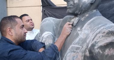 جمعية محبى فريد الأطرش ترمم تمثاله فى ساحة دار الأوبرا بعد تعرضه لتشوهات