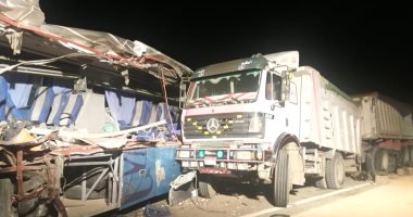 أسماء المصابين فى حادث تصادم مينى باص بشاحنة في السويس بينهم 3 أطفال أشقاء