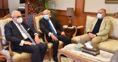 محافظ بورسعيد يستقبل وزير الري لتفقد مشروعات تأهيل الترع ومعالجة الصرف..صور 