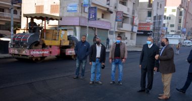 محافظ القليوبية يتابع أعمال رصف ميدان "كاميليا" وشارع فريد ندا بمدينة بنها