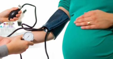 مخاطر ارتفاع ضغط الدم للحوامل.. هل يؤثر على نمو الجنين؟