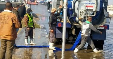 شفط مياه الأمطار من شوارع القاهرة وانتشار بأماكن التجمعات.. صور