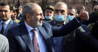 رئيس وزراء أرمينيا فى الشارع لاستعراض شعبيته وسط أزمة سياسية حادة.. ألبوم صور