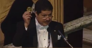 أحمد زويل فى خطاب الفوز بجائزة نوبل: "بدأت بمصر وكشفت عن علومى بأمريكا".. فيديو