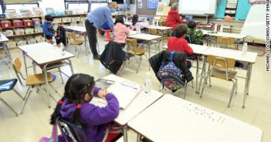 CDC: تخفيف إرشادات التباعد الاجتماعى لأطفال المدارس بأمريكا