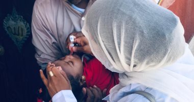  1345 فرقة طبية لتطعيم 254 ألف طفل ضد شلل الأطفال بأسوان اليوم